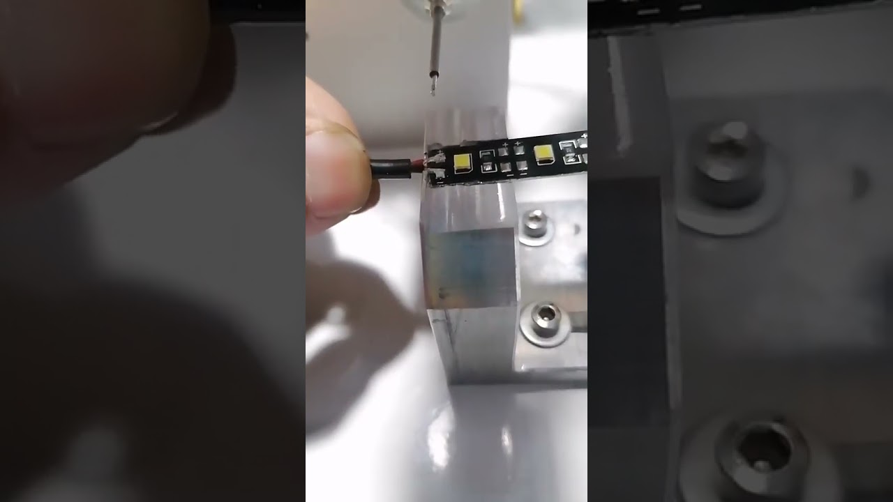 Halvautomatisk löd- och förtenningsmaskin för LED-ljusremsor – Öka produktionen