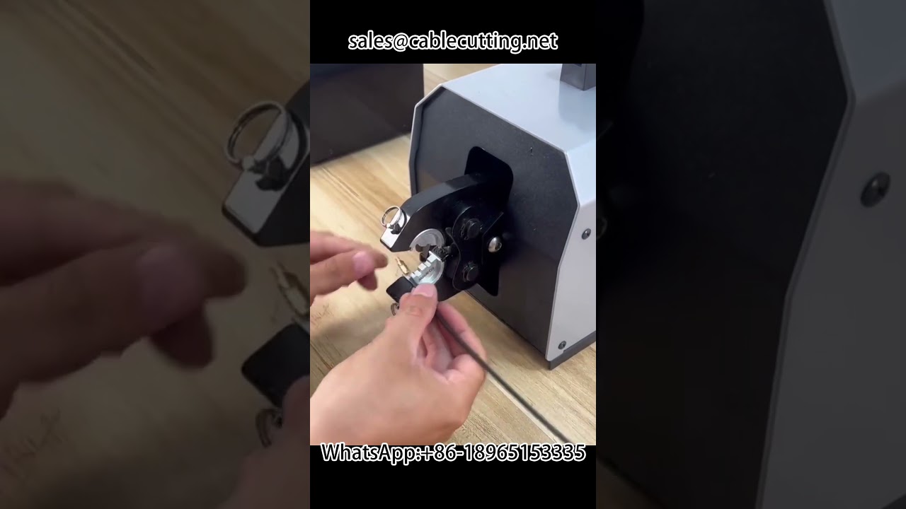 Pneumatic terminal splicing machine crimping shaped terminals